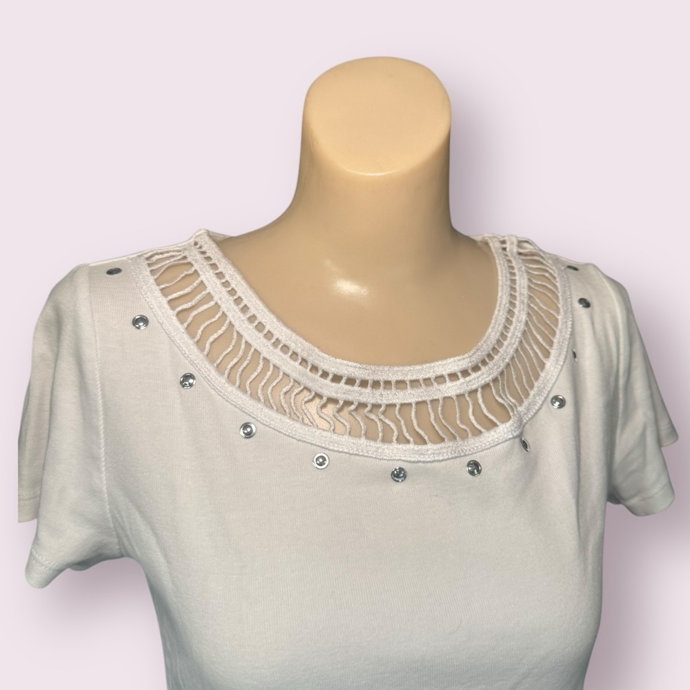 Y2K Basic Cotton White Tee with Silver Metal Embellishments - Picture 4 of 9